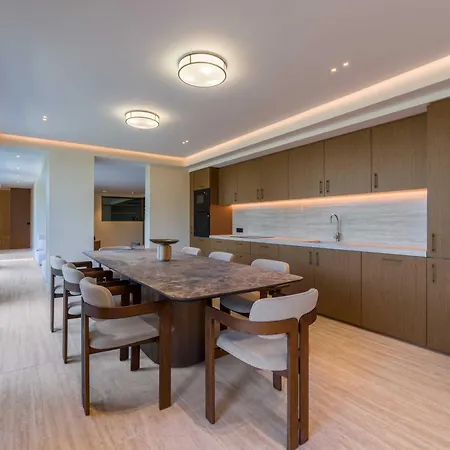 High-end With Spacious Terrace